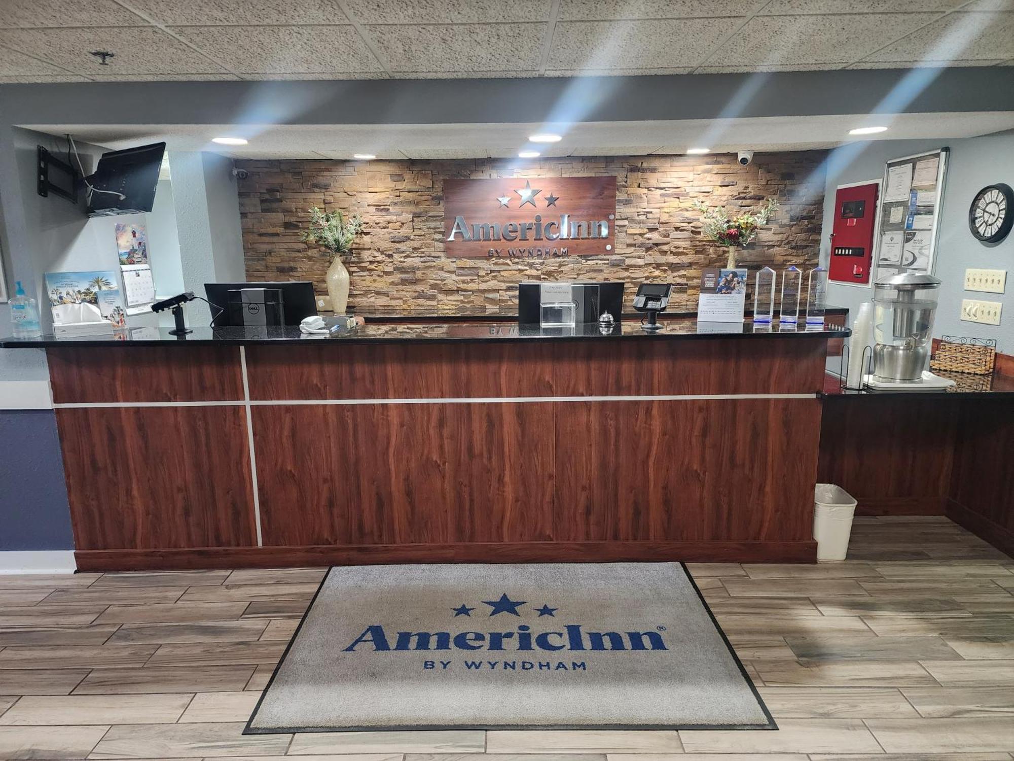 Americinn By Wyndham Austin Bagian luar foto