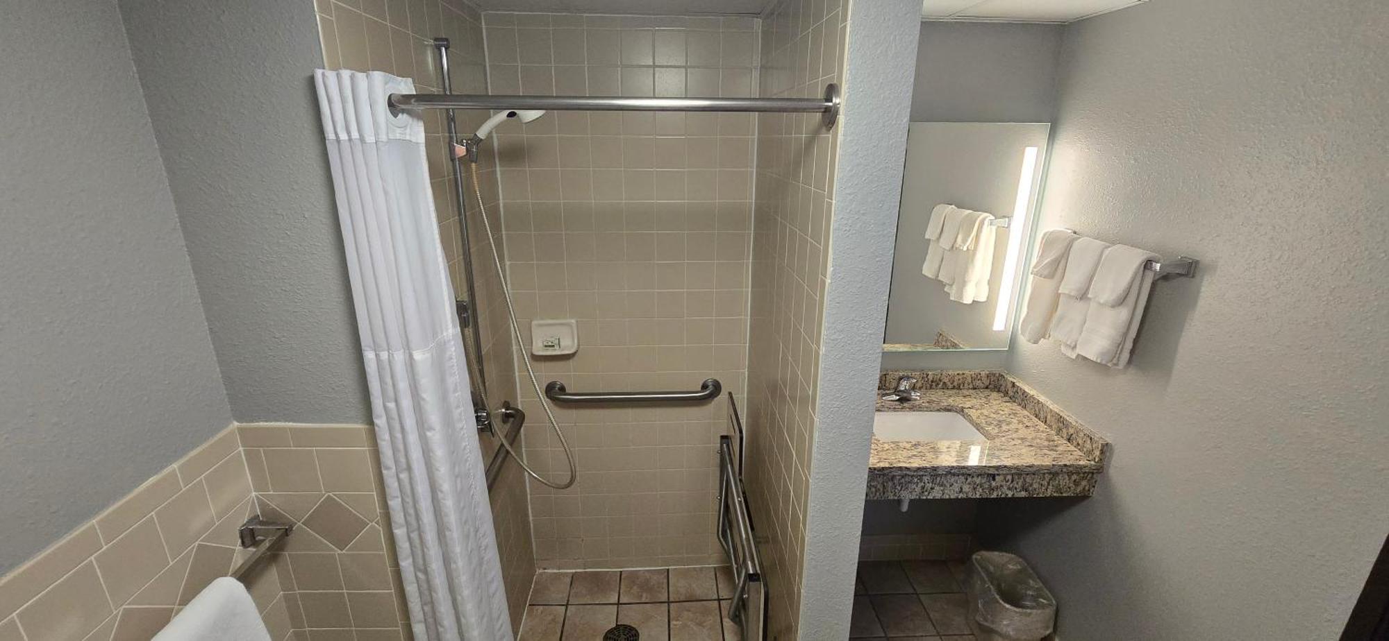Americinn By Wyndham Austin Bagian luar foto